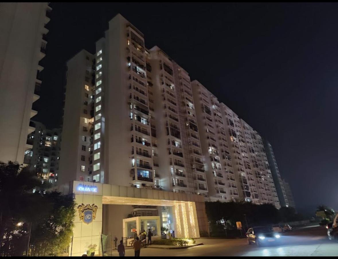 Downtown Delight Apartment Lucknow Exterior foto