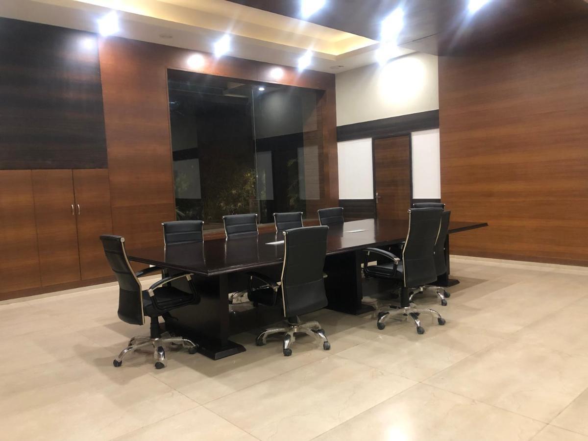 Downtown Delight Apartment Lucknow Exterior foto